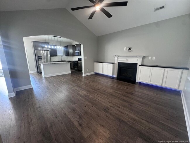 1544 Vandenberg Dr in Fayetteville, NC - Building Photo - Building Photo