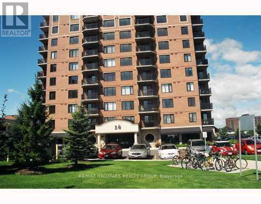 314-314 Central Park Dr in Ottawa, ON - Building Photo