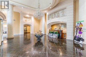 23 Lorraine Dr in Toronto, ON - Building Photo - Building Photo