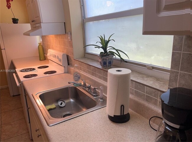 2618 Lincoln St in Hollywood, FL - Building Photo - Building Photo