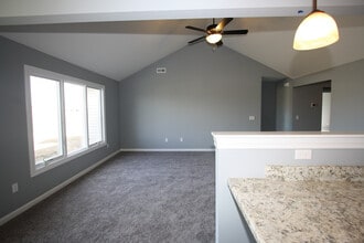Somerset Townhomes and Villas in Fort Wayne, IN - Building Photo - Building Photo