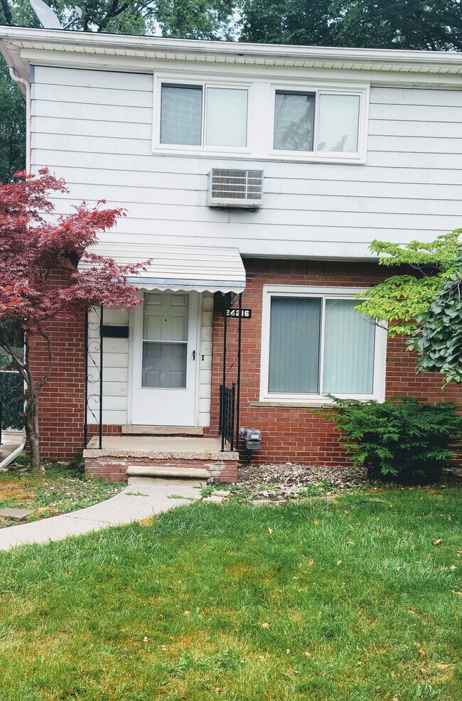 24216 Coolidge Hwy Rentals in Oak Park, MI