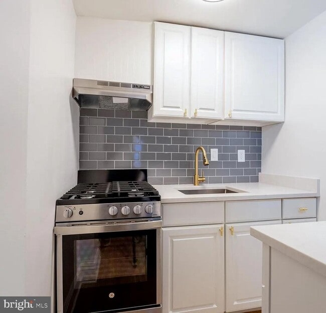 7 E Eager St in Baltimore, MD - Building Photo - Building Photo