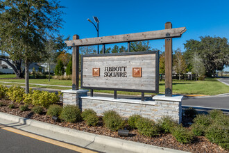 Abbott Square in Zephyrhills, FL - Building Photo - Building Photo