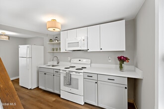 56 Van Buren St in Ballston Spa, NY - Building Photo - Building Photo