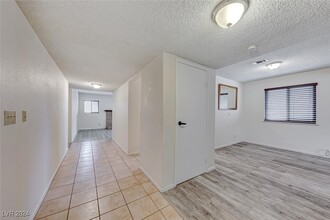 3107 La Entrada St in Henderson, NV - Building Photo - Building Photo