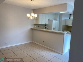 8069 Severn Dr in Boca Raton, FL - Building Photo - Building Photo