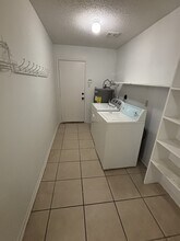 5850 Spring Pebble in San Antonio, TX - Building Photo - Building Photo
