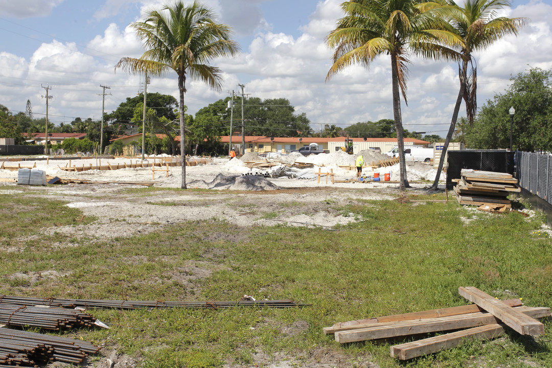 Pinnacle at Peacefield in Hollywood, FL - Building Photo