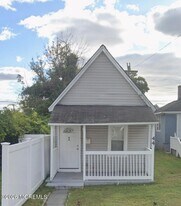 44 Borden Ave in Asbury Park, NJ - Building Photo