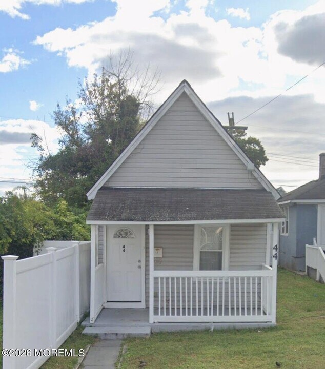 44 Borden Ave in Asbury Park, NJ - Building Photo