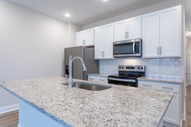 Townes at Park Place in Wilmington, NC - Building Photo - Interior Photo