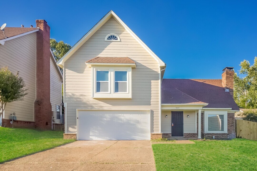 6602 Meadow Bend Dr in Memphis, TN - Building Photo