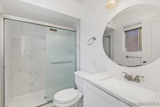 4800 Williamsburg Ln, Unit 223 in La Mesa, CA - Building Photo - Building Photo