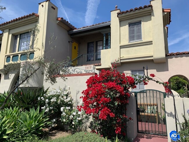 8673 W Olympic Blvd, Unit 8673 in Los Angeles, CA - Foto de edificio - Building Photo