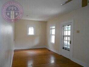 3417 SE Grant Ct in Portland, OR - Building Photo - Building Photo