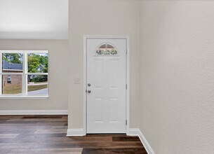 106 Eastview Dr in Crestview, FL - Foto de edificio - Building Photo
