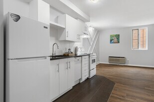 486-486 Albert St in Ottawa, ON - Building Photo