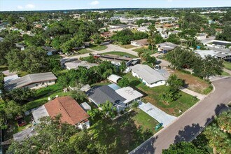1104 W Hillcrest Dr in Cocoa, FL - Building Photo - Building Photo