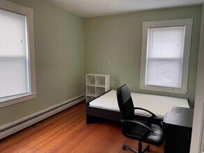 48 Derby St in Waltham, MA - Building Photo - Building Photo