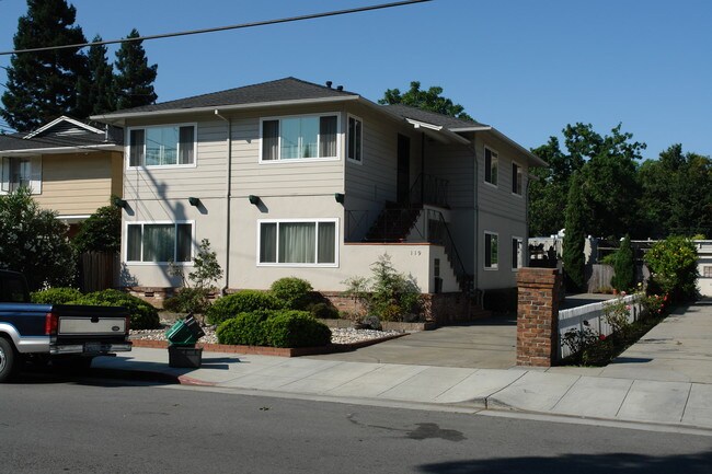 119 Elm St in San Mateo, CA - Foto de edificio - Building Photo