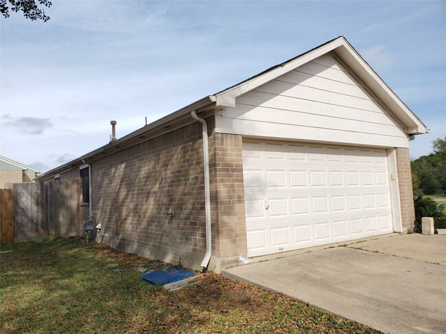 1413 Bridle Path