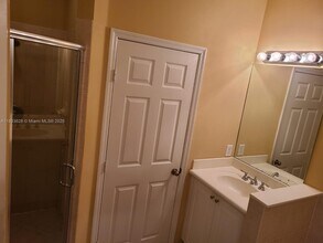 10283 NW 30th Terrace in Doral, FL - Building Photo - Building Photo
