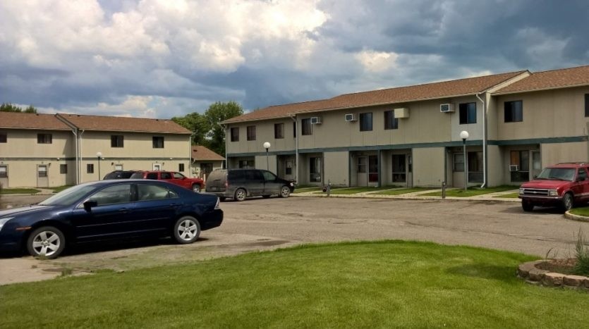 Grafton Townhomes West in Grafton, ND - Foto de edificio
