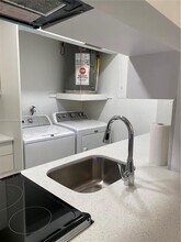 4523 Treehouse Ln, Unit H in Tamarac, FL - Building Photo - Building Photo