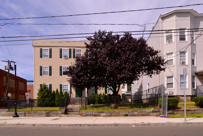 791 Atlantic St in Stamford, CT - Foto de edificio - Building Photo