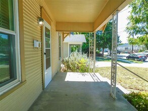 812 N Elm St in Denton, TX - Building Photo - Building Photo