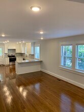 41 A Smith St, Unit Apartment A ( Downstairs ) in Charleston, SC - Foto de edificio - Building Photo