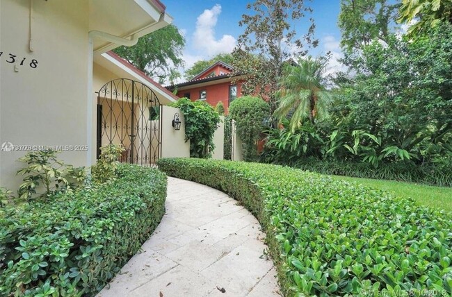 1318 Castile Ave, Unit 2 in Coral Gables, FL - Building Photo - Building Photo