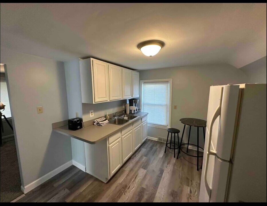 2340 Electric St in Wyandotte, MI - Building Photo