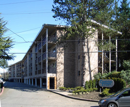 Aria at Main in Bellevue, WA - Building Photo - Building Photo