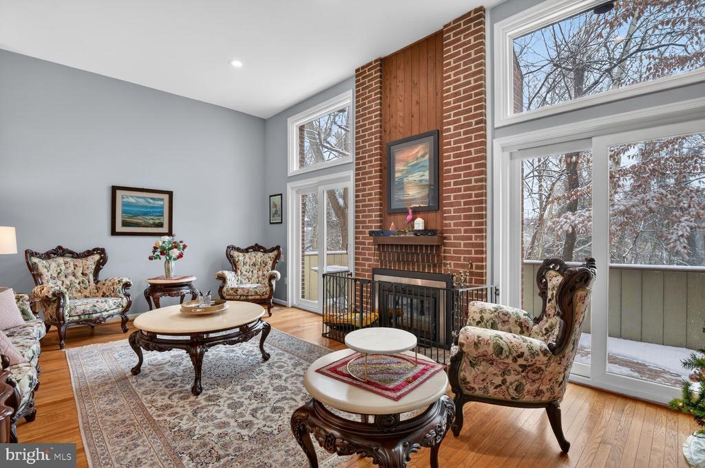 7511 Bradley Blvd in Bethesda, MD - Building Photo