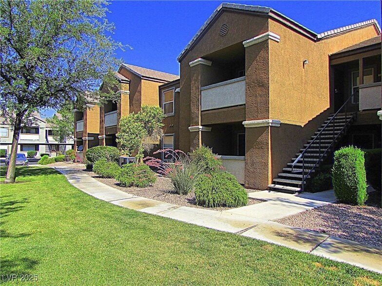 555 E Silverado Ranch Blvd, Unit 2151 in Las Vegas, NV - Building Photo