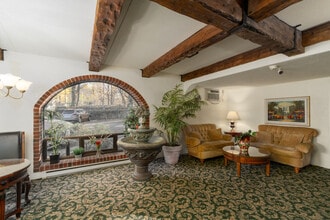 Venetian Tower in Framingham, MA - Building Photo - Lobby