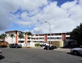 Hale Pualei in Honolulu, HI - Foto de edificio - Building Photo
