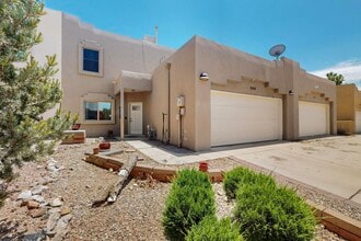 244 Glenridge Park Ln NE in Albuquerque, NM - Foto de edificio - Building Photo