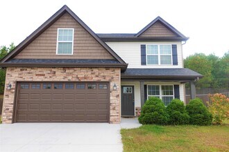 1002 Whirlaway Cir in Anderson, SC - Foto de edificio - Building Photo