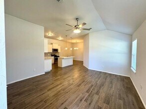 2401 Northcreek Ln in Oklahoma City, OK - Building Photo - Building Photo