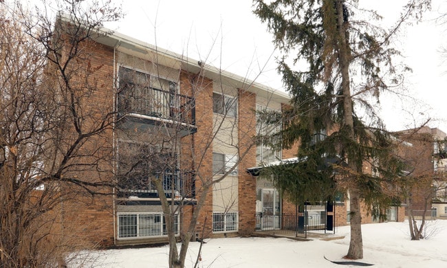 Central LRT Apartments in Edmonton, AB - Building Photo - Building Photo