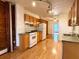 18 Mead St, Unit 1 in Boston, MA - Building Photo