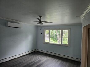 43 Milton Tpke, Unit B in Milton, NY - Foto de edificio - Building Photo