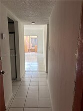 3675 W 11th Ave in Hialeah, FL - Foto de edificio - Building Photo