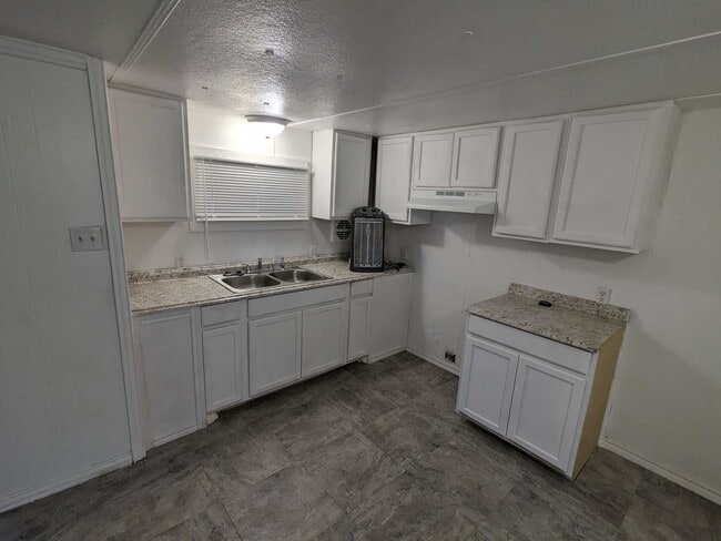 195 Fernwood Dr in Mabank, TX - Building Photo - Building Photo