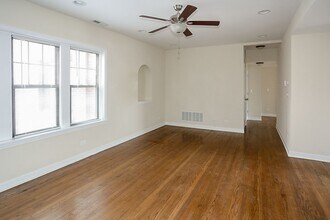 1821 W Leland Ave, Unit 1821-1 in Chicago, IL - Foto de edificio - Building Photo