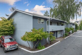 Ivy Terrace Apartments in Portland, OR - Foto de edificio - Building Photo