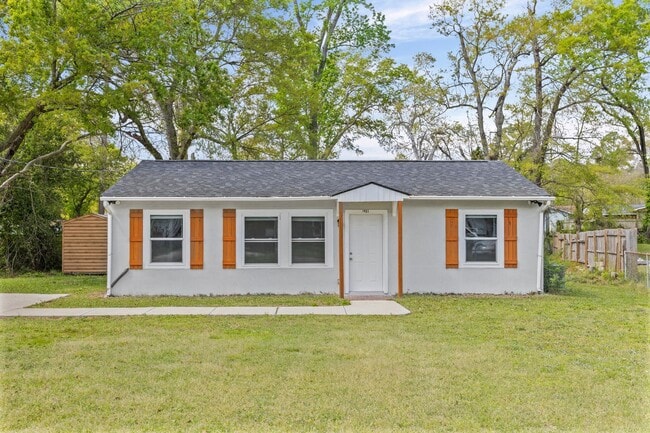 property at 1831 Catalina Dr